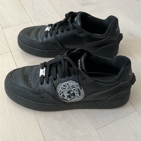 Versace Sneakers - Picture 2 of 5